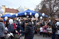 Balony helowe jako atrakcja na Jarmarku Świątecznym.