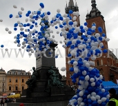 Balony na hel w momencie wypuszczania.