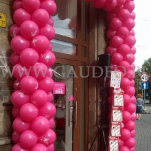 Brama balonowa jako dekoracja na otwarciu salonu Hebe we Wrocławiu.